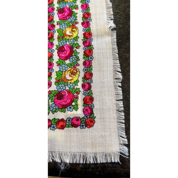 Vintage 1970’s White Pinks Floral Scarf Kashmir 100% Wool Delicate Gorgeous - Picture 6 of 9